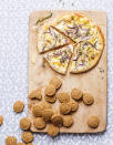 <p>Découvrir la recette de la <a href="https://www.elle.fr/Elle-a-Table/Recettes-de-cuisine/Pizza-blanche-au-comte-3801095" rel="nofollow noopener" target="_blank" data-ylk="slk:pizza blanche au comté;elm:context_link;itc:0;sec:content-canvas" class="link ">pizza blanche au comté</a></p><br>