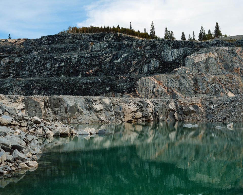 Una herramienta utilizada para simular condiciones a una microescala del refinado de minerales de espodumena, los cuales contienen litio, en un laboratorio en una mina a las afueras de La Corne, Quebec, el 30 de agosto de 2022. (Brendan George Ko/The New York Times)
