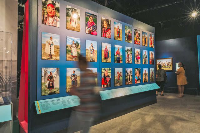 Lucy Hewett Photographs of Apsáalooke women at the Field Museum’s newly renovated Native American exhibition hall.