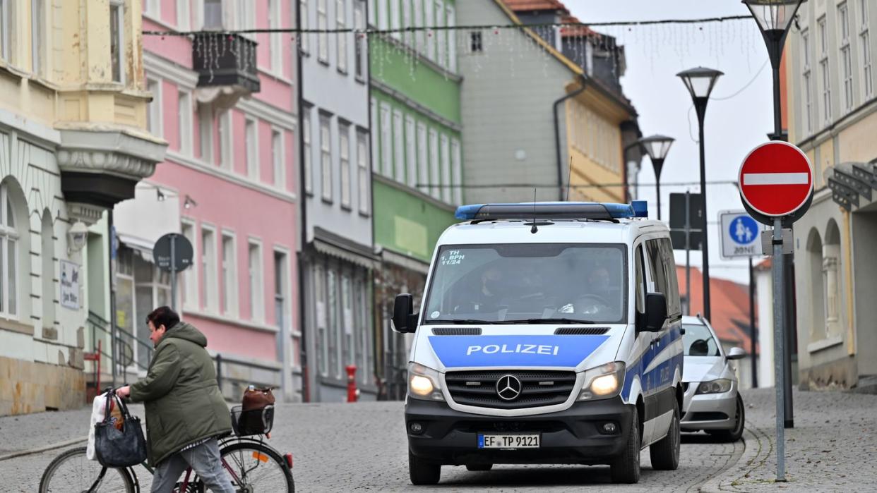 Im deutschlandweit am stärksten von der Corona-Pandemie betroffenen Landkreis Hildburghausen in Thüringen hat sich das Infektionsgeschehen noch einmal verschärft.