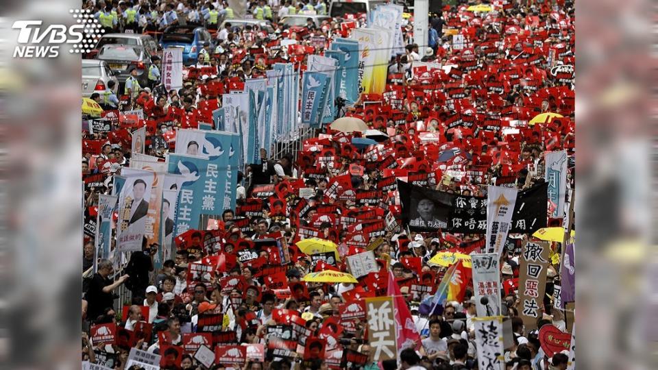 被視為中國一部分的香港發動抗議，自視主權國家的台灣卻選擇沈默　圖／美聯社