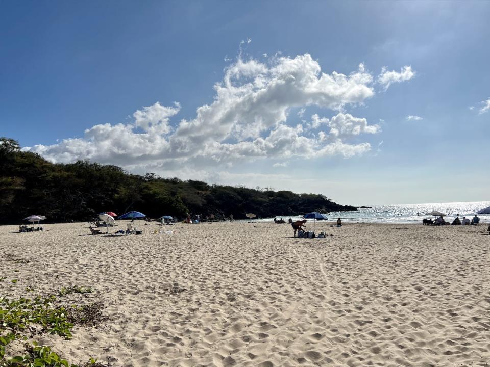 The south end of Hapuna beach, with lots of sand and water