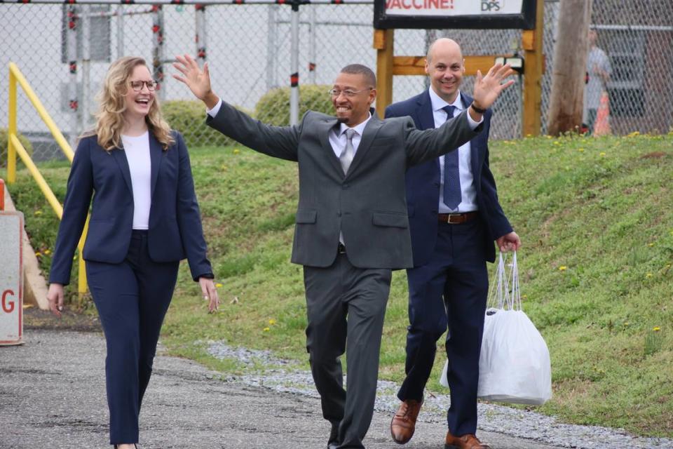 Anthony Willis, center, exits Gaston Correctional Center in Dallas, N.C. in March 2022 after being granted clemency by Gov. Roy Cooper. Alongside him are Adelyn Curran, left, of Duke Law’s pro bono NC Clemency Project and Duke Law professor Jamie Lau, right. They successfully petitioned Cooper for a commutation of Willis’ life sentence. Sean Rowe/Duke Law School