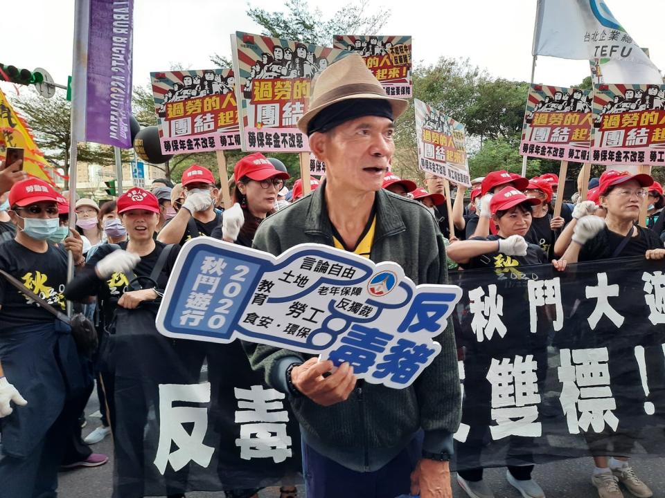 久未現身的「抗議天王」柯賜海，突然出現在人潮中，引發側目。   圖:陳佩君/攝