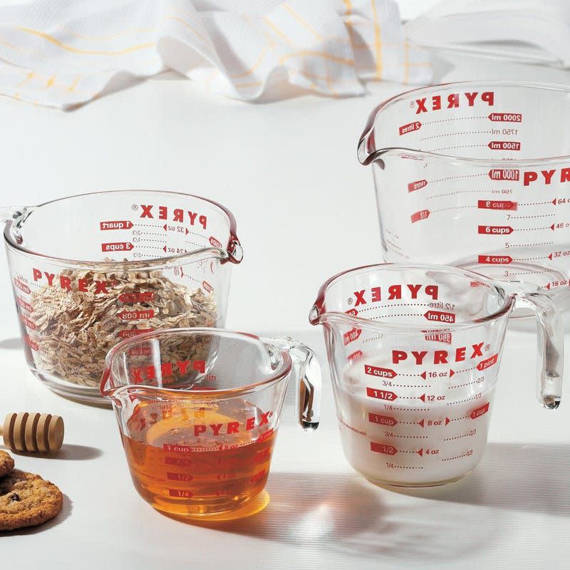 4) Pyrex 4-Piece Glass Measuring Cup Set