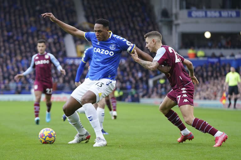 Yerry Mina is an Everton defender and one of the most important on the squad (AP Photo/Jon Super)