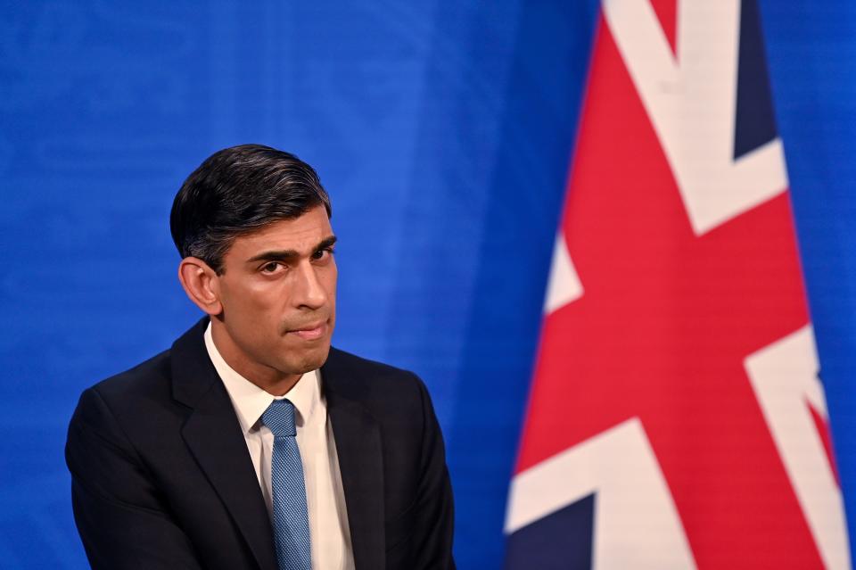 LONDON, ENGLAND - FEBRUARY 03: Britain's Chancellor of the Exchequer Rishi Sunak hosts a press conference in the Downing Street Briefing Room on February 3, 2022 in London, England. As the energy regulator, OFGEM, announced a domestic energy price cap rise of 54 percent earlier today, the Chancellor of the Exchequer announced the Energy Bill Rebate to help ease the cost of living burden. Council tax rebates of £150 for 80% of households and £200 off energy bills in October form £9.1 billion treasury package of support.  (Photo by Justin Tallis - WPA Pool/Getty Images)