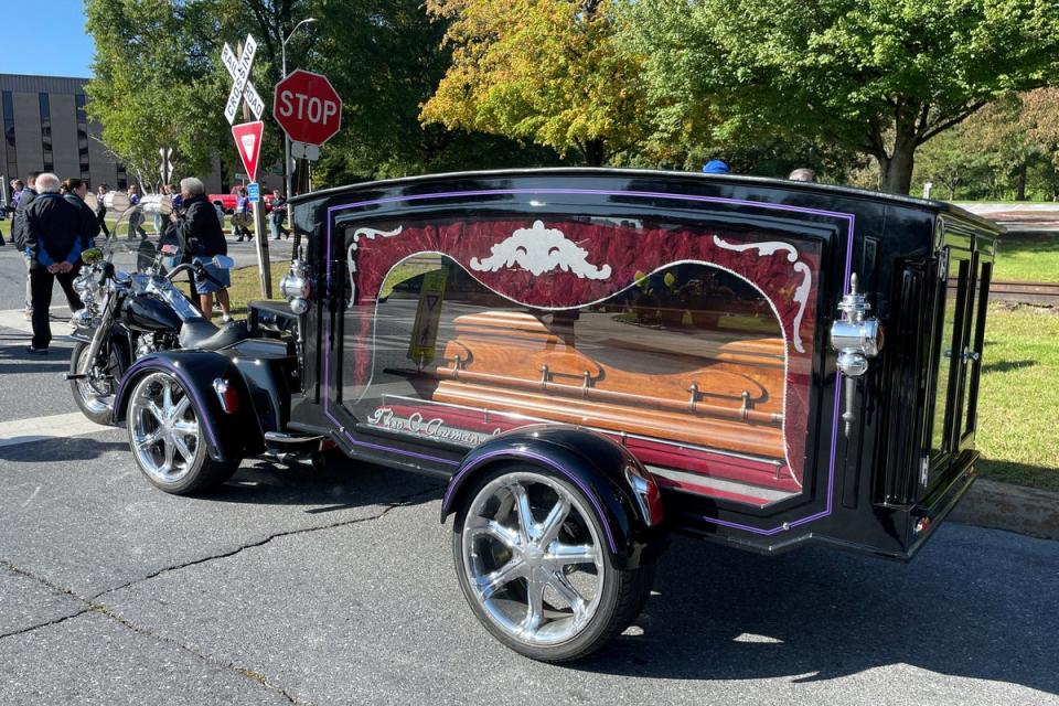 Stoneman Willie’s coffin was driven by a hearse as part of Readings 275th anniversary parade (Reuters)