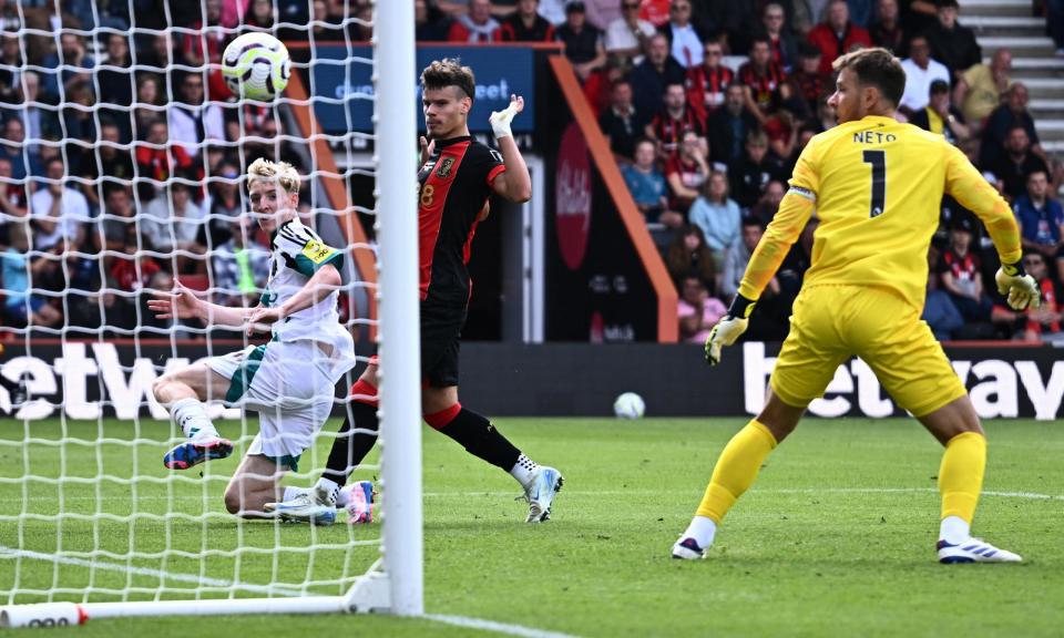 <span>Anthony Gordon evades his marker at the back post to equalise in the 76th minute.</span><span>Photograph: Dylan Martinez/Reuters</span>