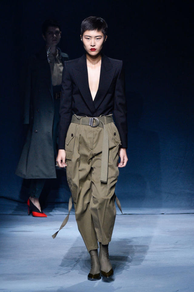 How cargo pants evolved from the trenches to haute couture - HIGHXTAR.