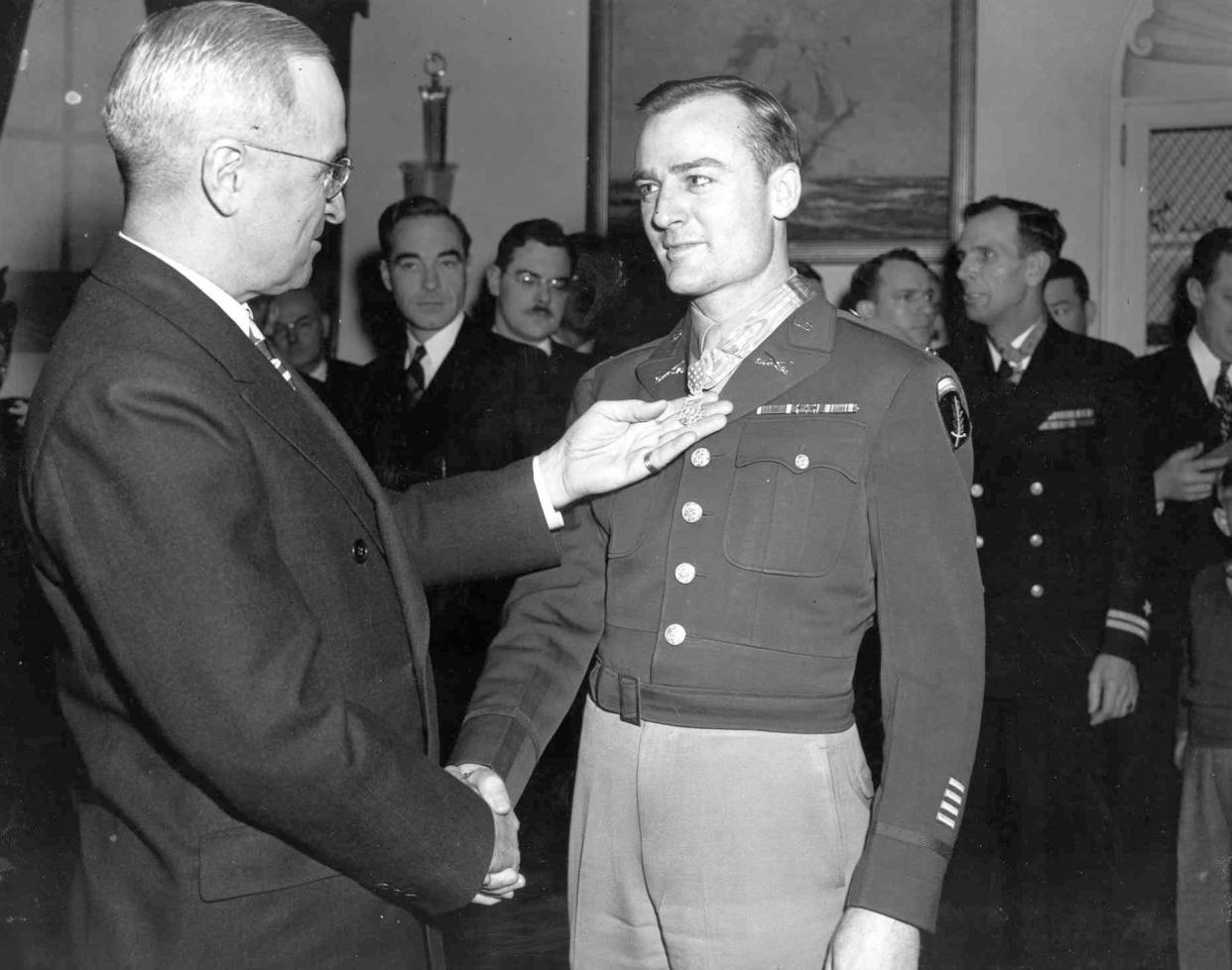 Daniel Lee receives his Medal of Honor from President Harry S. Truman in 1946.