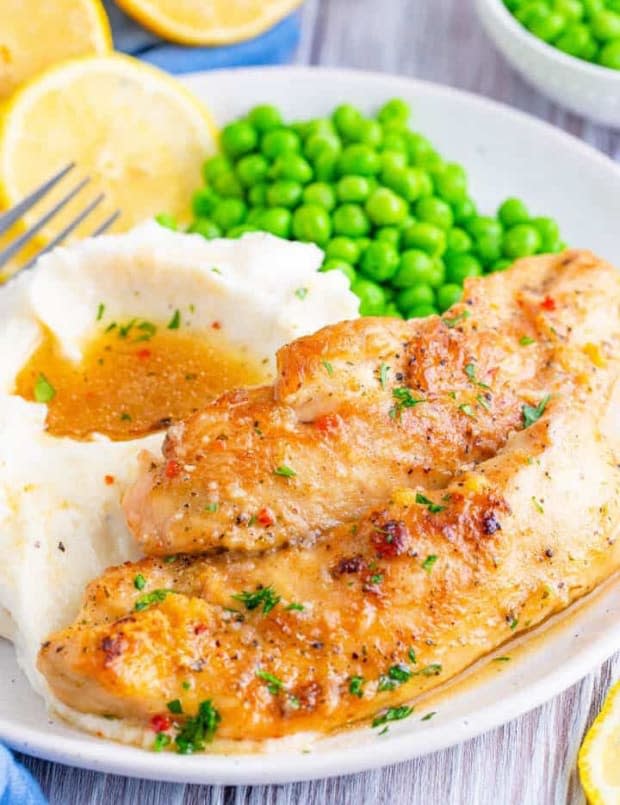 <p><a href="https://www.thecountrycook.net/crock-pot-lemon-garlic-chicken/" rel="nofollow noopener" target="_blank" data-ylk="slk:The Country Cook" class="link ">The Country Cook</a></p>