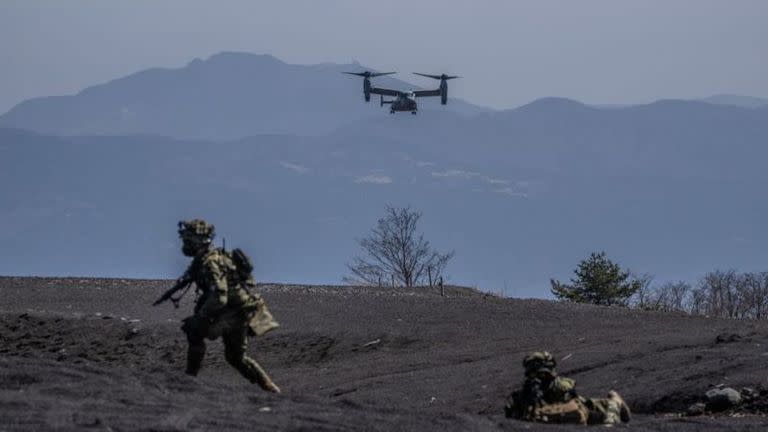 La aeronave militar polivalente Osprey del Cuerpo de Marines en unas maniobras conjuntas con Japón en Gotemba.