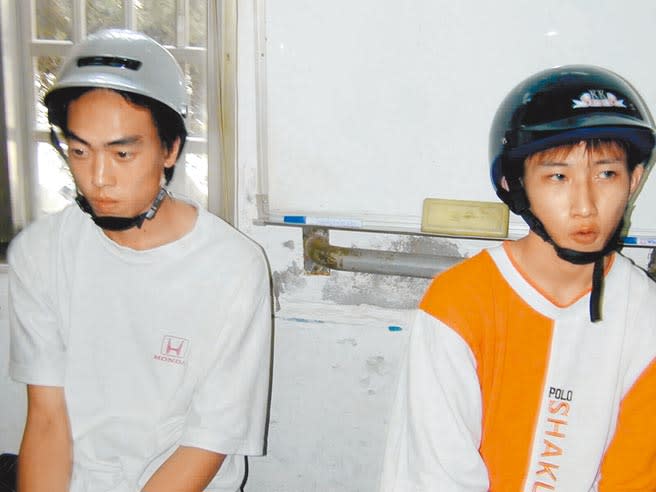 謝志宏（右）20年前遭「老大」郭俊偉（左）拖下水，捲進殺人案。（本報資料照片）