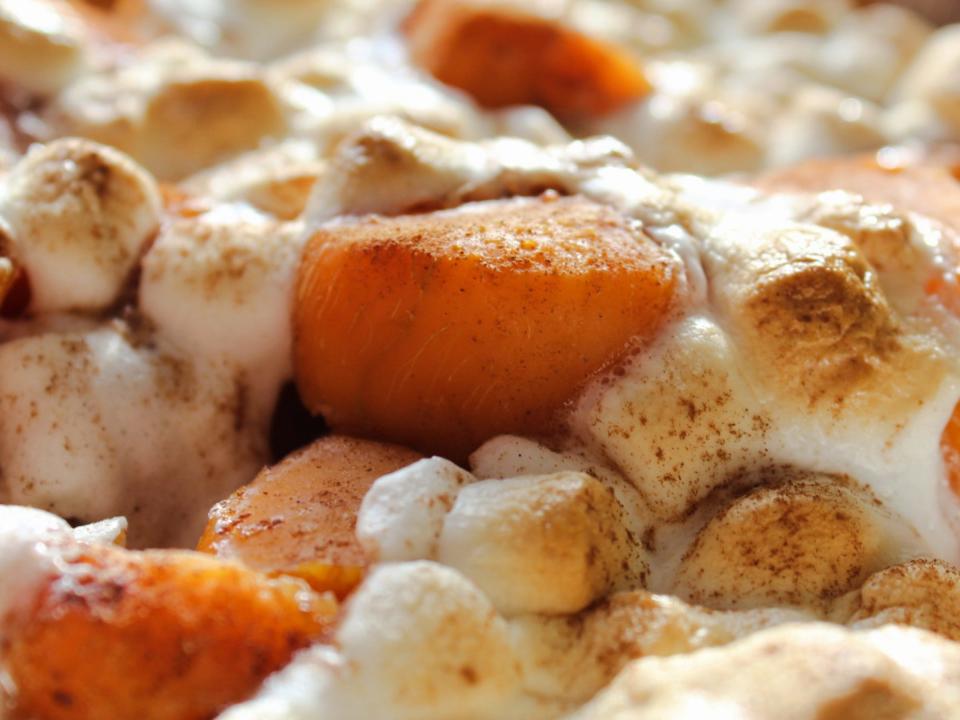 sweet potatoes with cinnamon and marshmallows