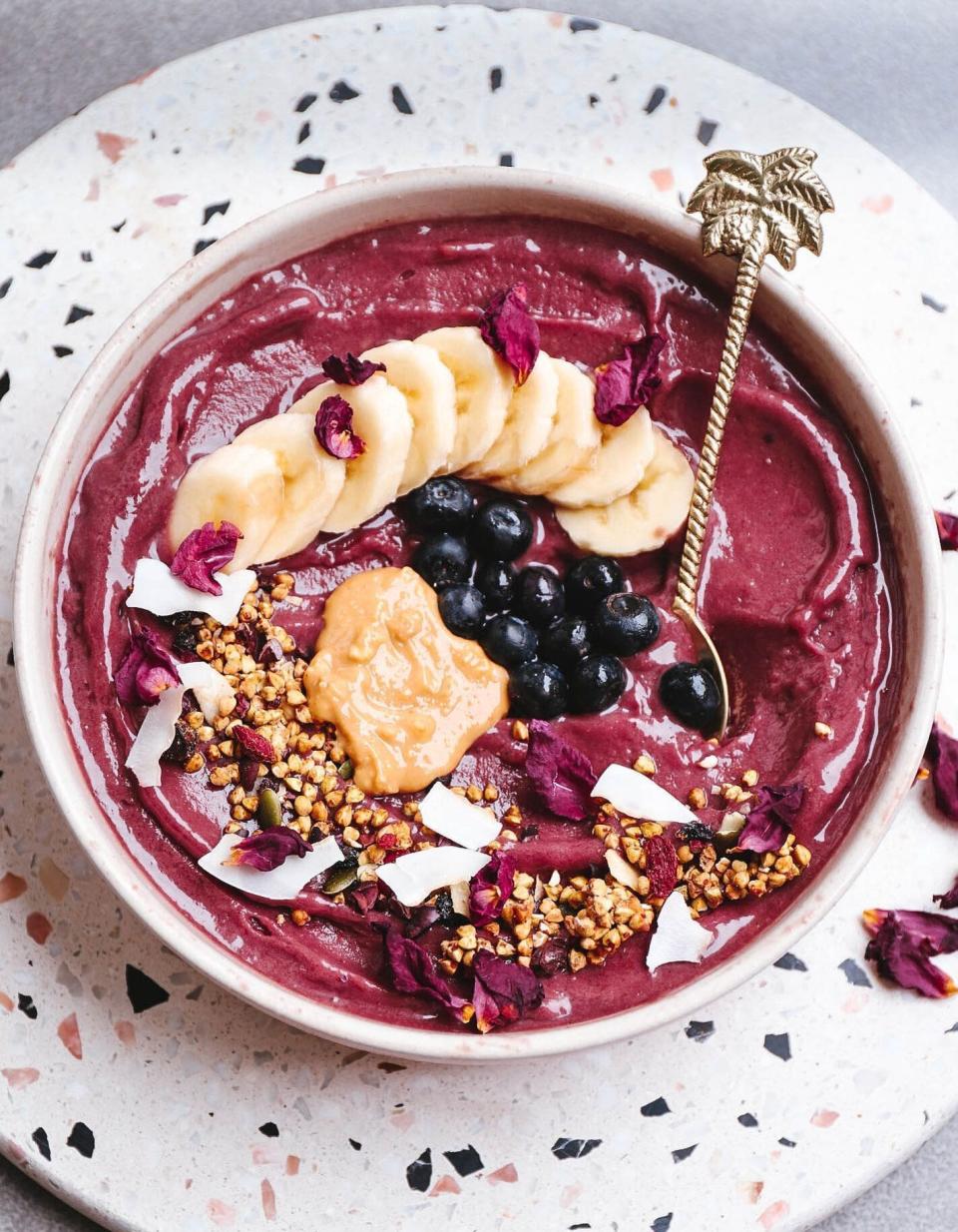 Açaï bowl à la mangue et aux bananes