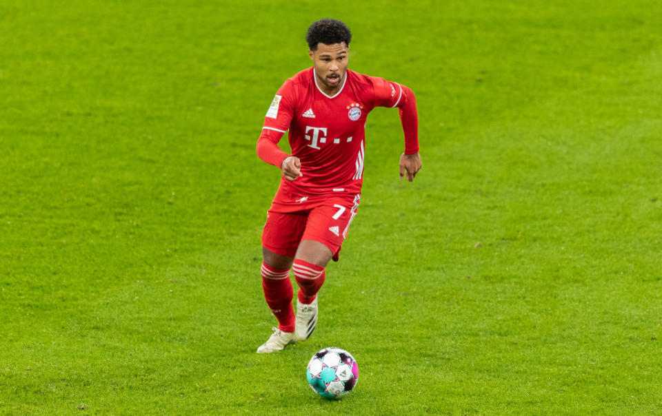 MUNICH, GERMANY - OCTOBER 04: Serge Gnabry of FC Bayern Muenchen runs with the ball during the Bundesliga match between FC Bayern Muenchen and Hertha BSC at Allianz Arena on October 04, 2020 in Munich, Germany. (Photo by Boris Streubel/Getty Images)