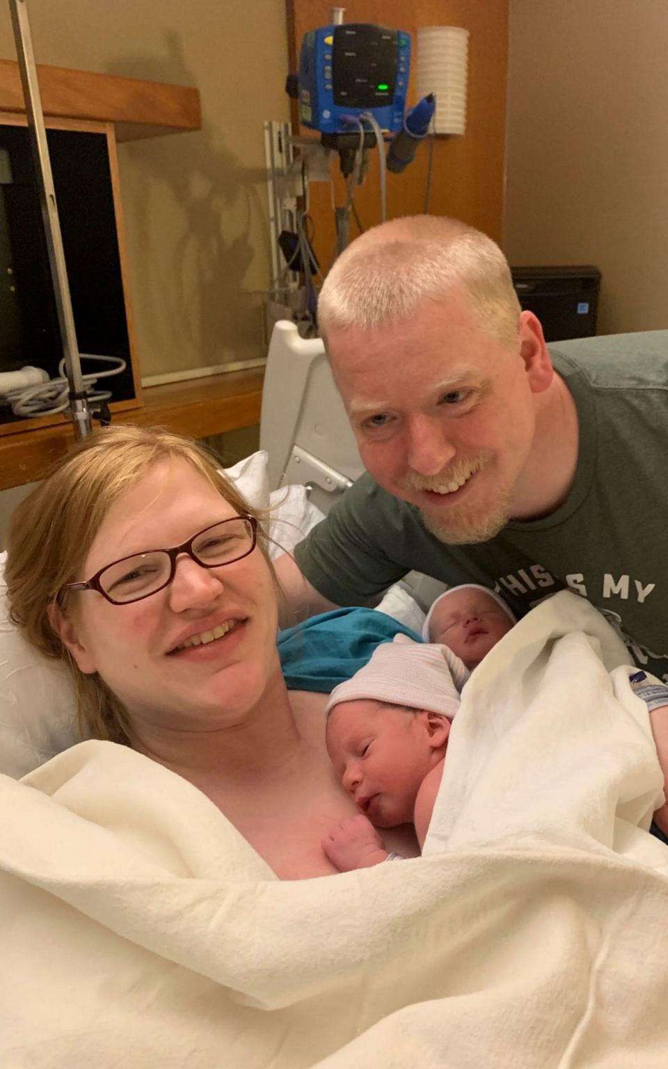 Rachel and Philip Ridgway in the Knoxville hospital with their newly born twins - NATIONAL EMBRYO DONATION CENTER/HANDOUT HANDOUT/EPA-EFE/Shutterstock