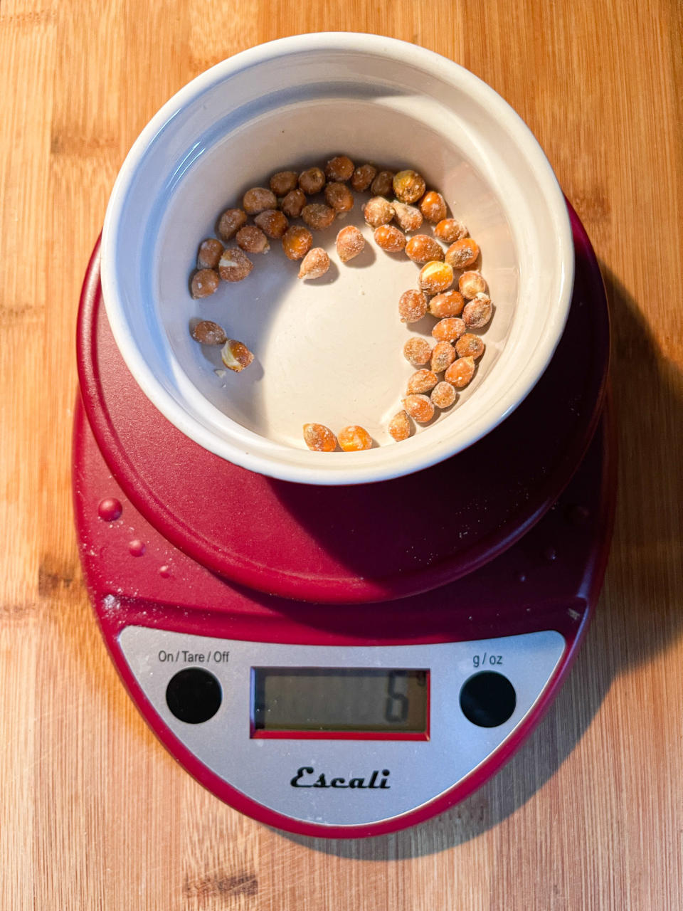 popcorn kernels in a popcorn maker