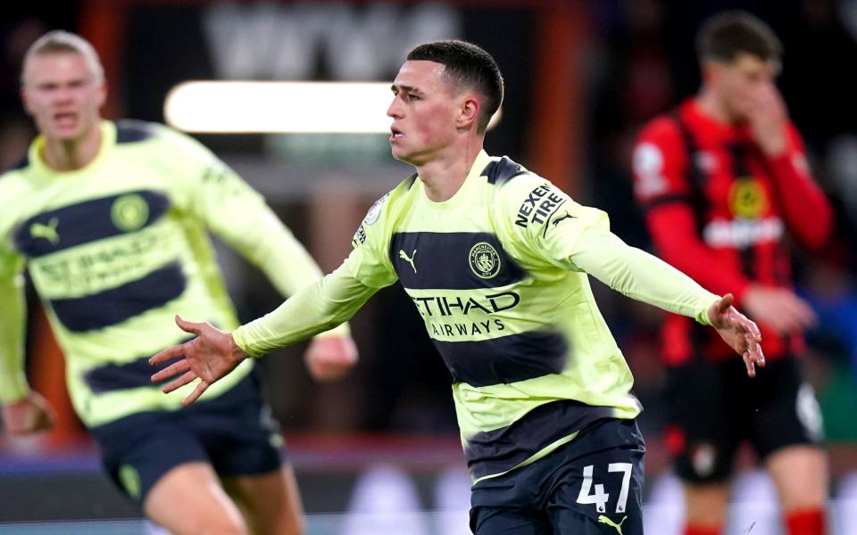 Phil Foden (left) and Kevin De Bruyne put Manchester City in charge as they cruised past Bristol City - PA/Adam Davy