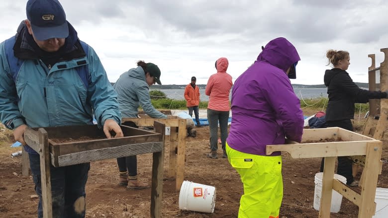 Digging into history: UNB students uncover stories from Louisbourg burial ground