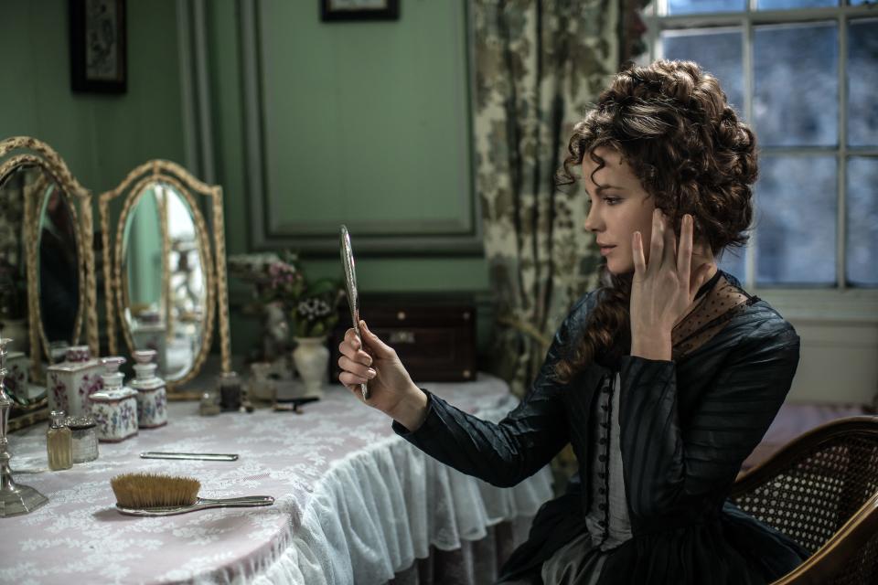 Kate Beckinsale stars as Lady Susan in the Jane Austen tale "Love & Friendship."