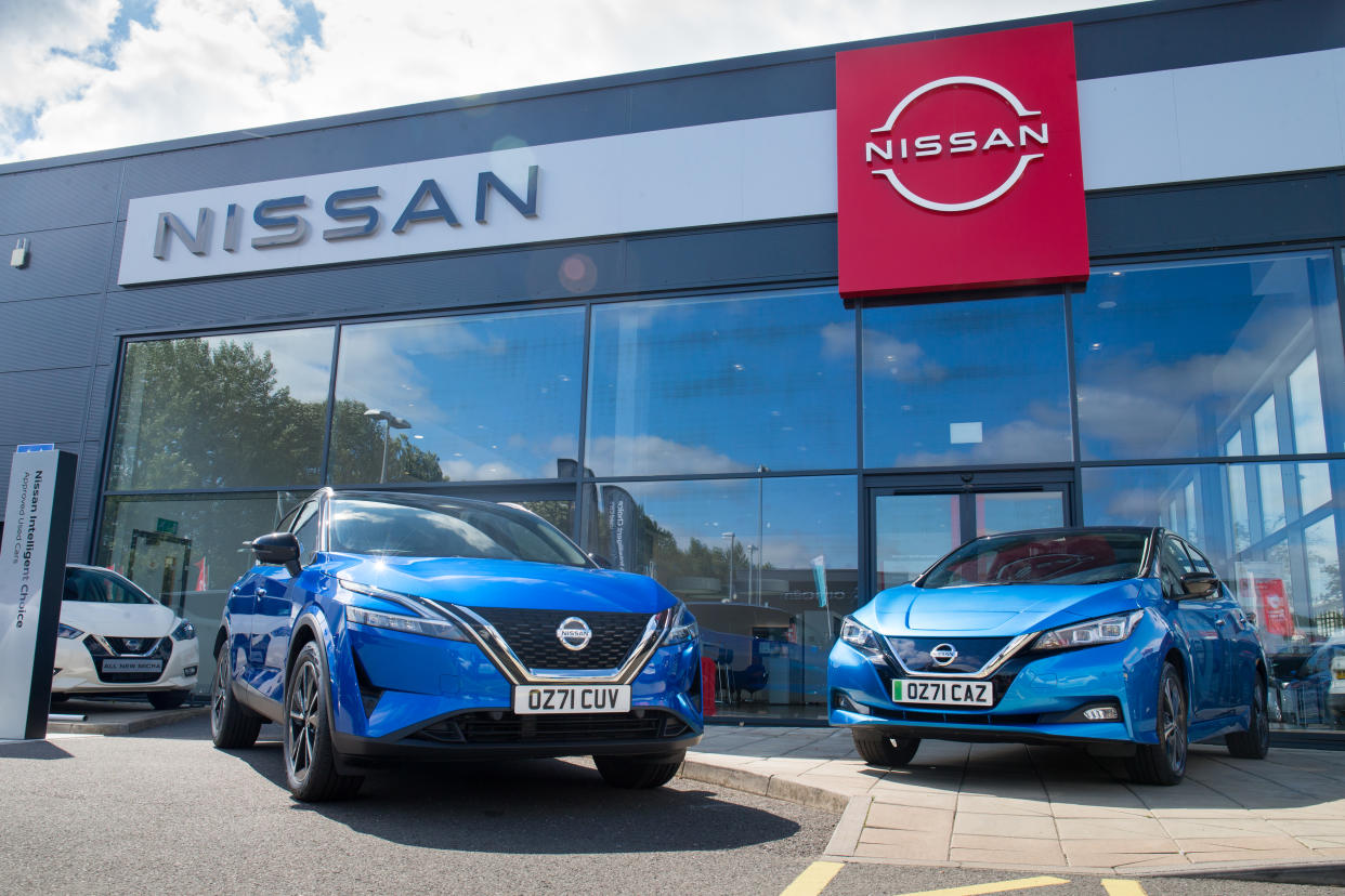 New Nissan Qsshqai and Leaf on 71 plate