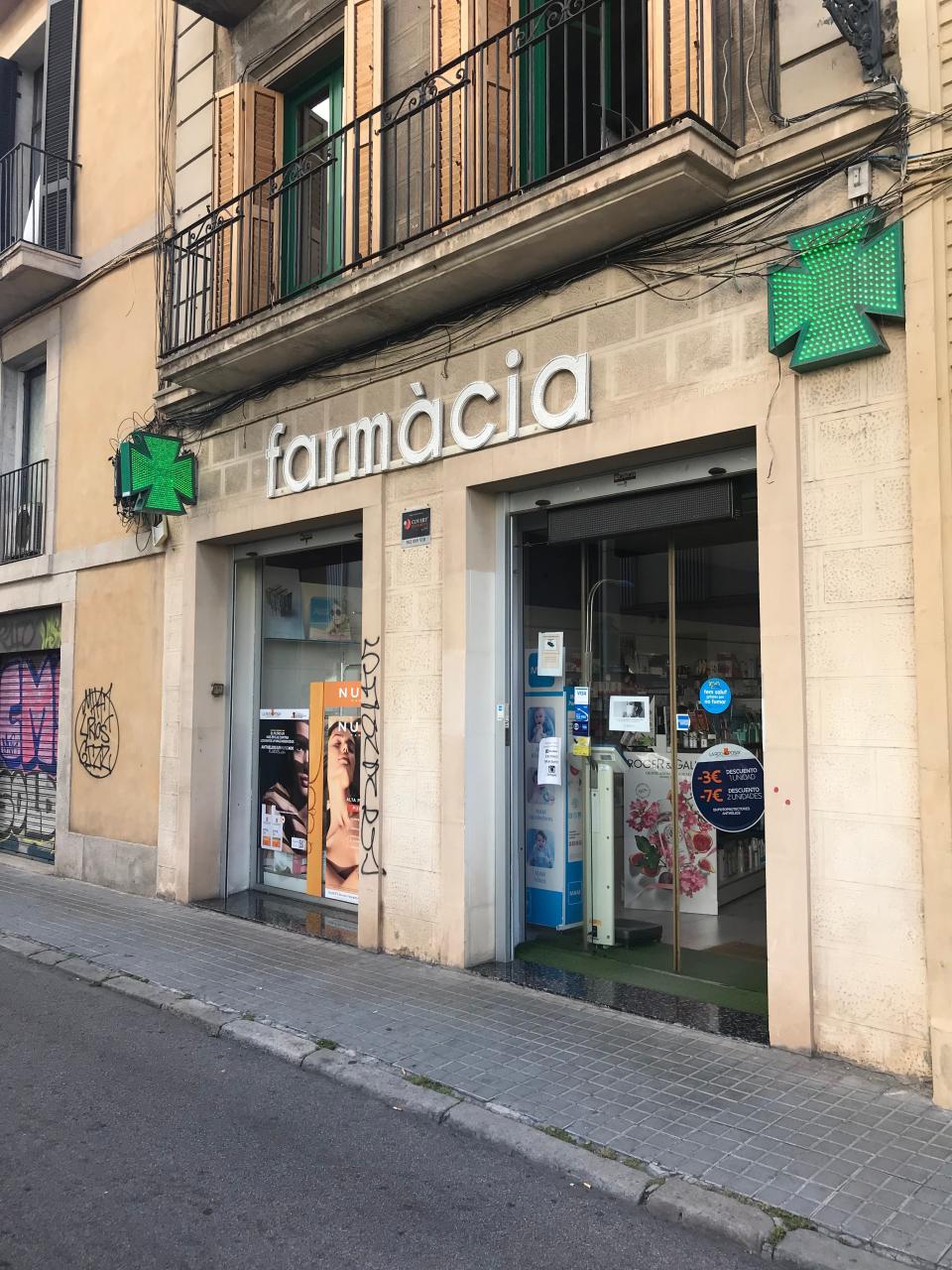 outside of pharmacy in barcelona spain