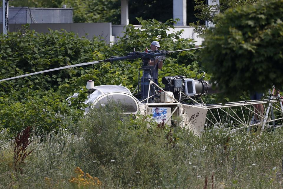 Helicopter used in jail break (EPA)