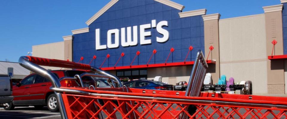 Greenville - Circa April 2018: Lowe's Home Improvement Warehouse. Lowe's operates retail home improvement and appliance stores in North America I