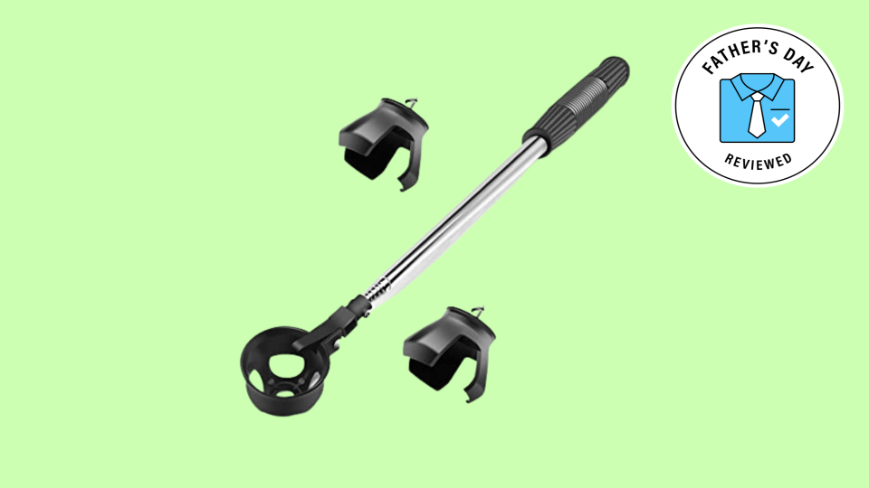 Father’s Day gifts for golf dads: prowithlin Golf Ball Retriever with 2 Golf Ball Grabbers.