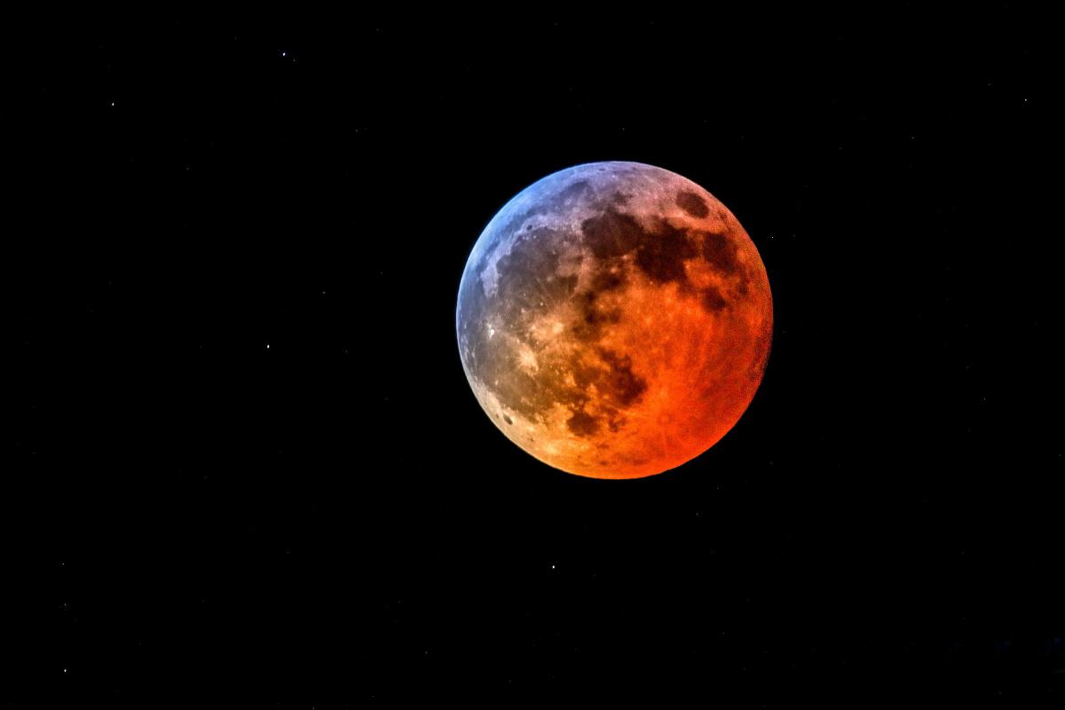 the-last-total-lunar-eclipse-of-2022-is-passing-over-louisville-how-to