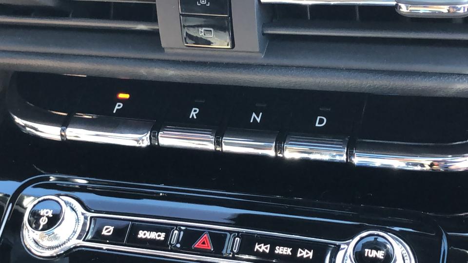 2020 Lincoln Corsair transmission controls