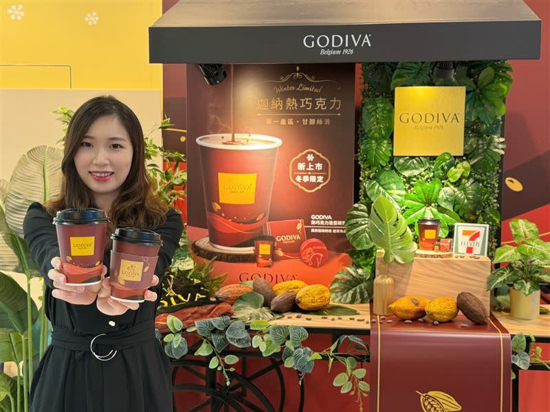 7-ELEVEN今年已是第7年與GODIVA獨家合作於冬季推出限定熱巧克力飲。（圖／超商業者提供）