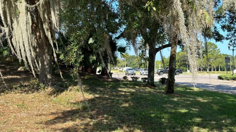 A 124-room hotel is planned for a 1.9-acre site on the grounds of the Stoneybrook Golf Course at Heritage Harbour. The hotel would be built on the southeast corner of River Heritage Boulevard and Stone Harbour Loop, according to paperwork filed with Manatee County Building and Development Services.