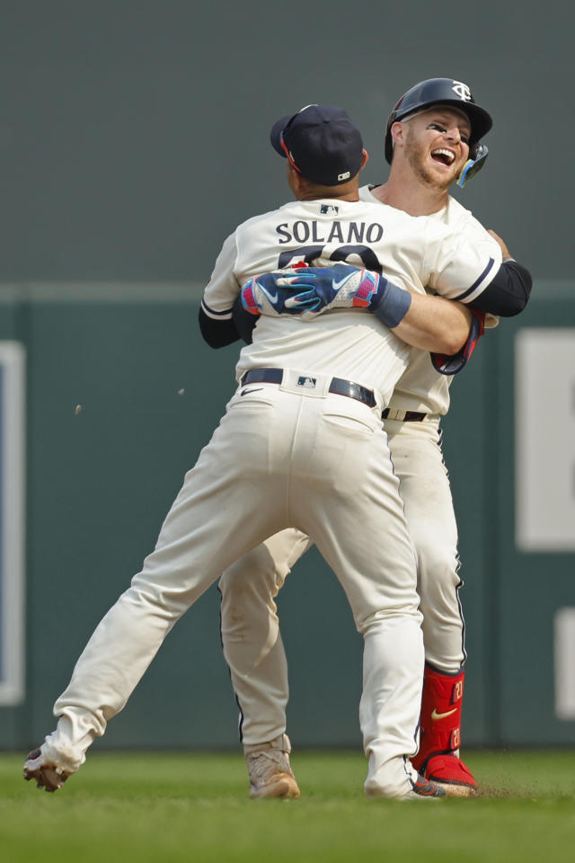 The Twins sweep the White Sox with a 5-4 win in the 12th on Jeffers' 2-out  single