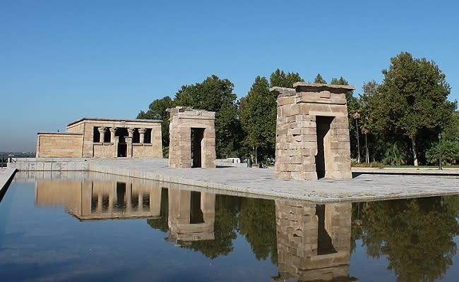 Templo de Debod en Madrid (imagen vía Wikimedia commons)