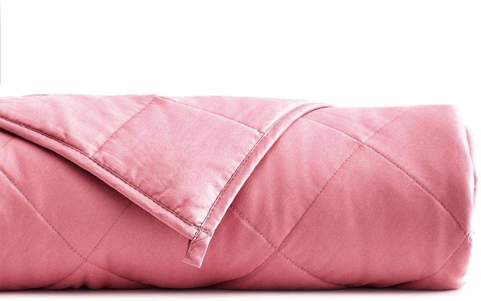 YnM Weighted Blanket. (Photo: Amazon)