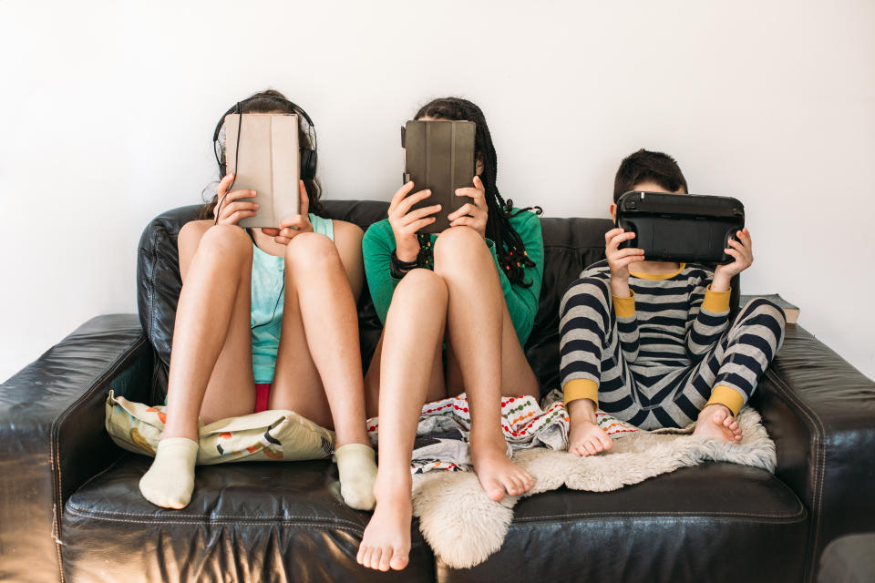 Cómo manejar uso de la tecnología por parte de los niños se ha convertido en un gran reto para los padres actuales. Foto: Getty Images. 