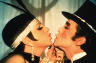 Einer der größten Musicalfilme aller Zeiten feiert Jubiläum: Vor genau 50 Jahren, am 13. Februar 1972, kam "Cabaret" ins Kino. Das mit acht Oscars ausgezeichnete Meisterwerk spielt im Berlin der 30er-Jahre, Liza Minelli verkörpert die Sängerin Sally, die von einem Leben als "richtige" Schauspielerin träumt. Dieser Klassiker hat mit der Zeit kein bisschen an Charme verloren. (Bild: Eurovideo)