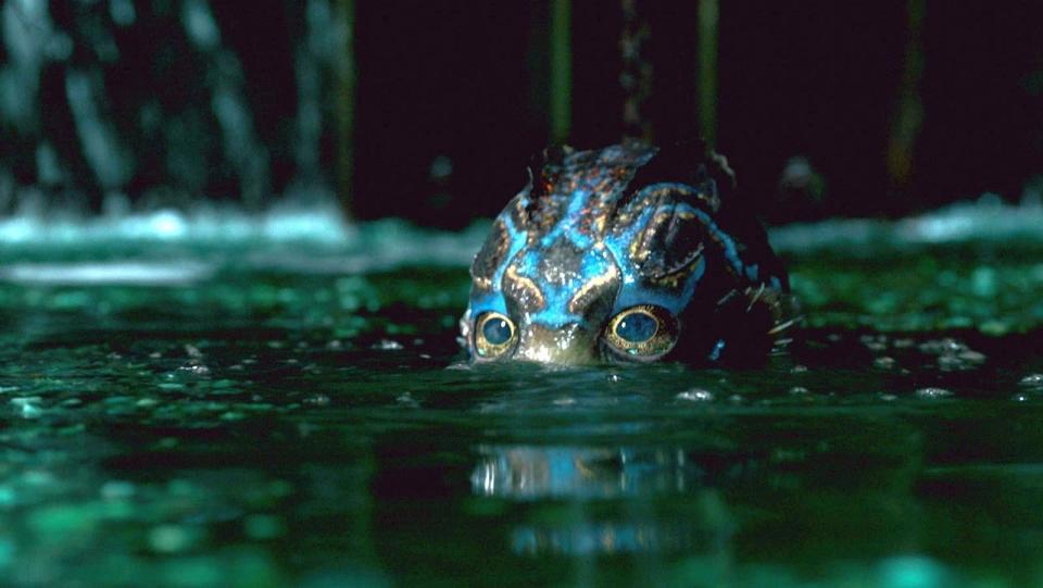 Im Oscar-prämierten "Shape of Water - Das Flüstern des Wassers" taucht - im wahrsten Sinne des Wortes - eine mysteriöse Figur auf ... (Bild: 2017 Twentieth Century Fox)