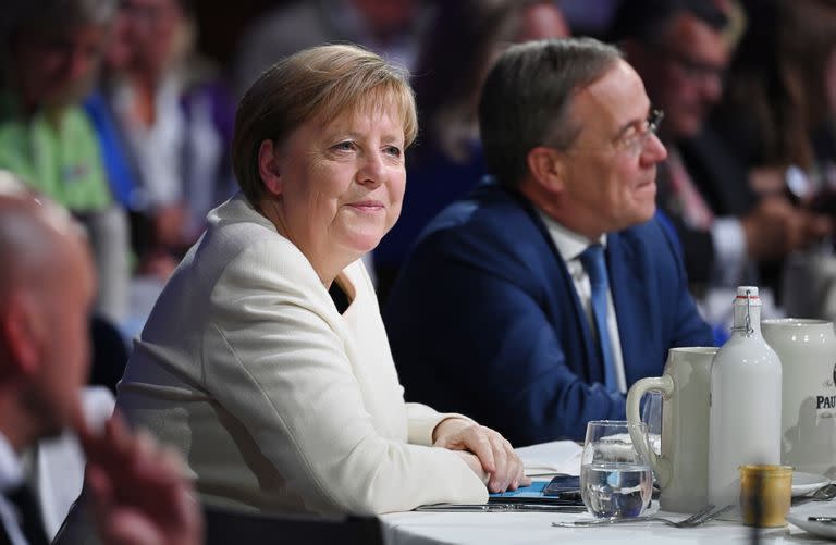 Angela Merkel y el candidato democristiano Armin Laschet, durante un acto de campaña en Munich