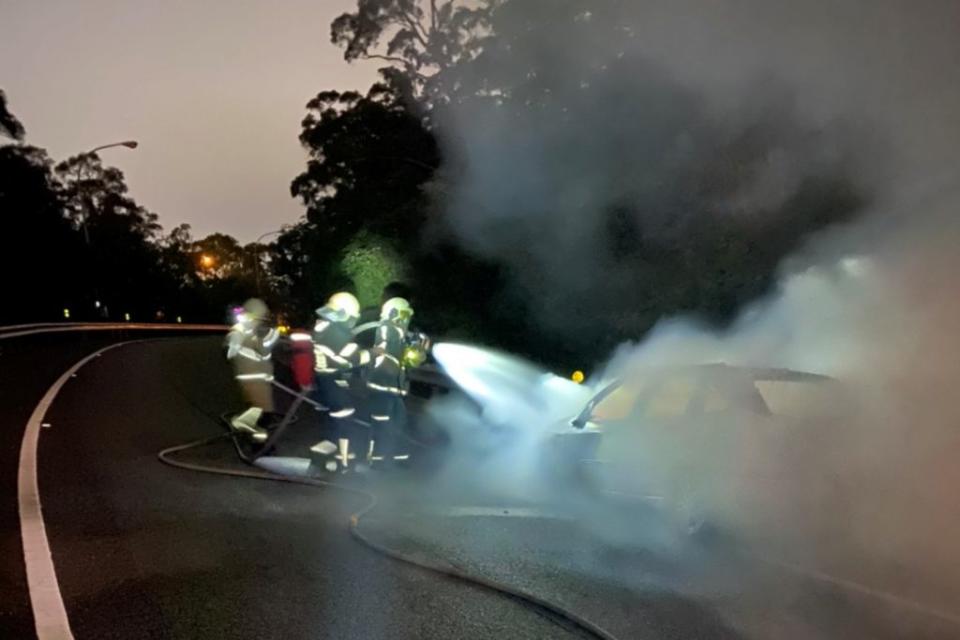 春節出遊前，竹縣消防局呼籲車主保養愛車，以免發生火燒車情形。（記者彭新茹翻攝）