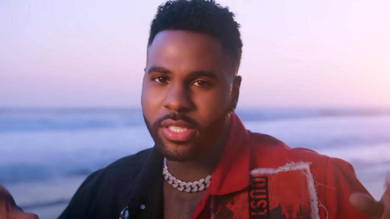  Jason Derulo close up during the Acapulco music video. 