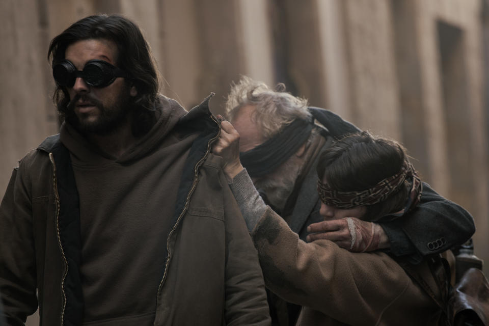 Bird Box (L To R) Mario Casas As Sebastian, Gonzalo De Castro As Roberto, Lola Dueã‘As As Isabel In Bird Box. (Andrea Resmini/Netflix)