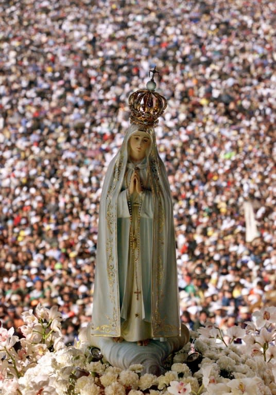 A statue of the Virgin of Fatima is pictured in 2000 as Pope John Paul II celebrated the mass of beatification of Jacinta and Francisco Marto in Fatima