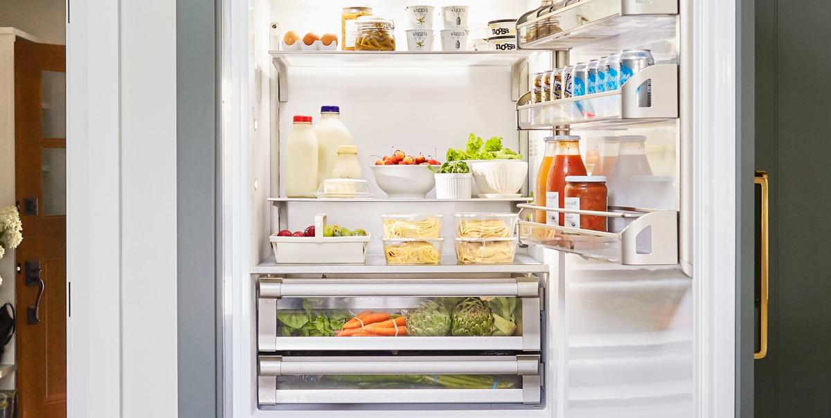 A Peek Inside Our Refrigerator & Using Mason Jars To Make It Pretty &  Organized