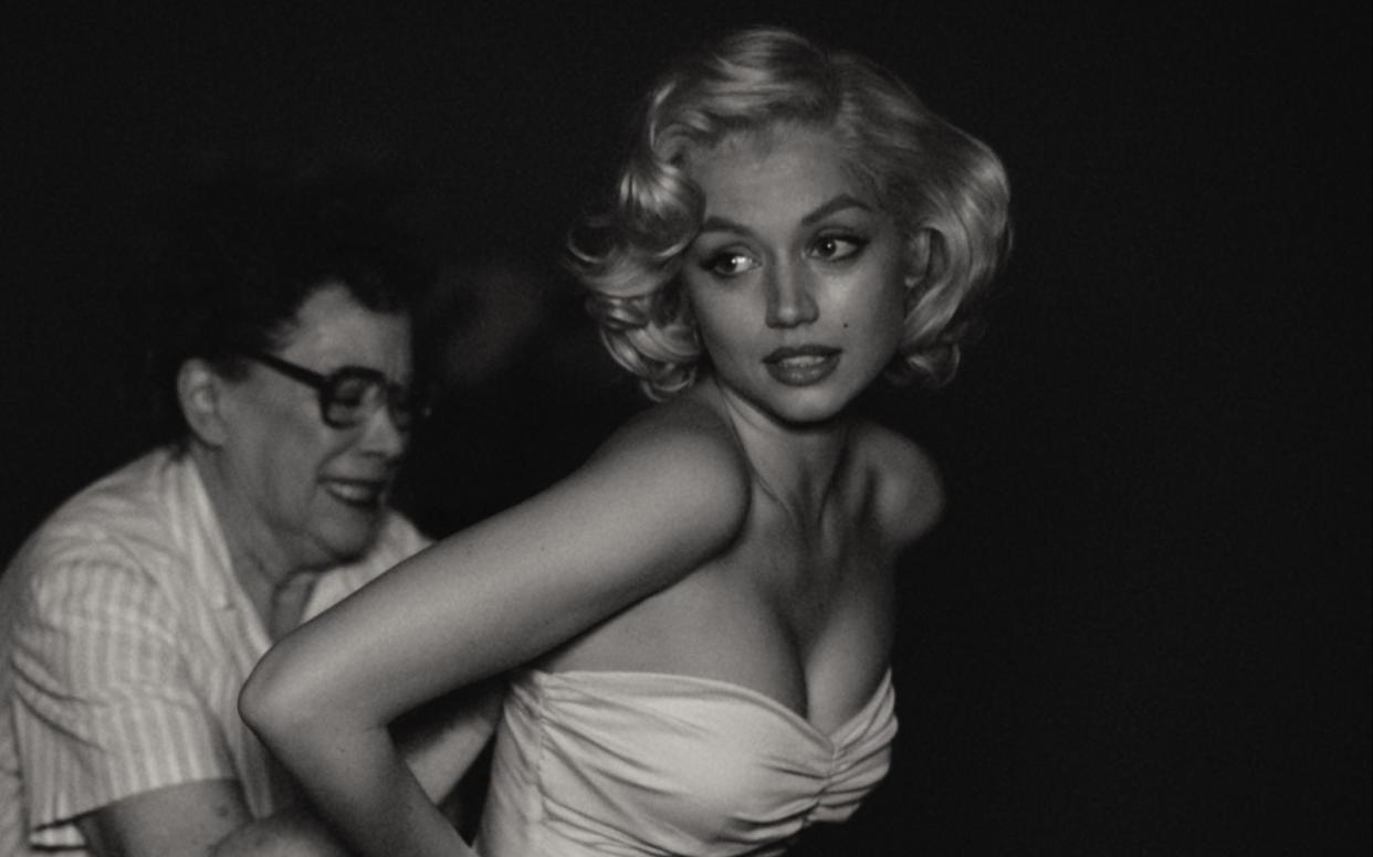 Ana de Armas (rechts) wird zu Marilyn Monroe. (Bild: Netflix)