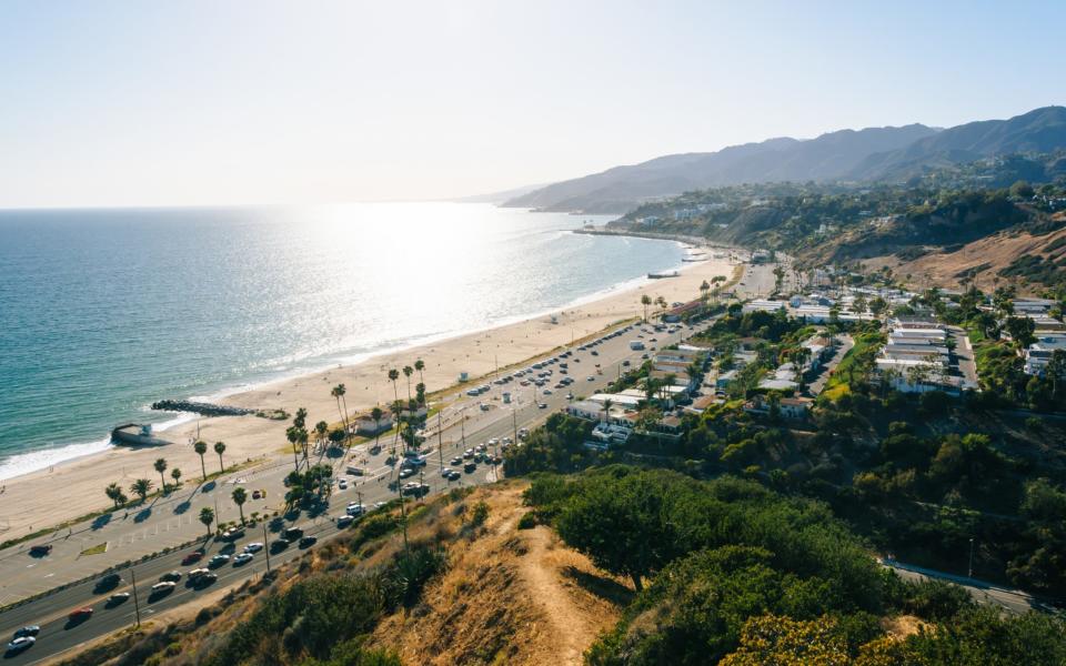 The Pacific Palisades is a beach retreat for the elite - Jon Bilous