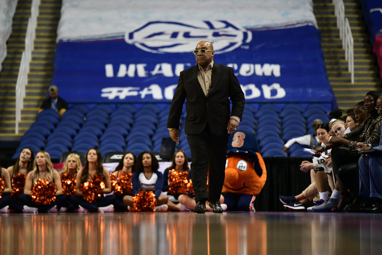 Syracuse Orange coach Quentin Hillsman